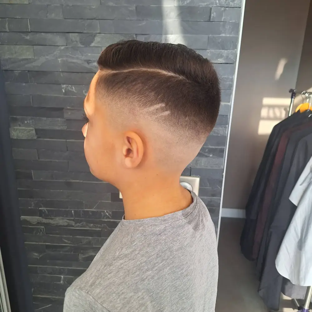 coupe homme dégradé et ligne